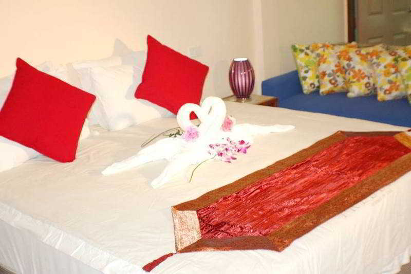 Goldsea Beach Patong Buitenkant foto